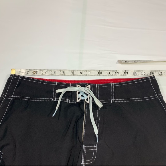 Billabong Men's Board Short Size 33 color black with billabong accesory tool - Picture 12 of 15